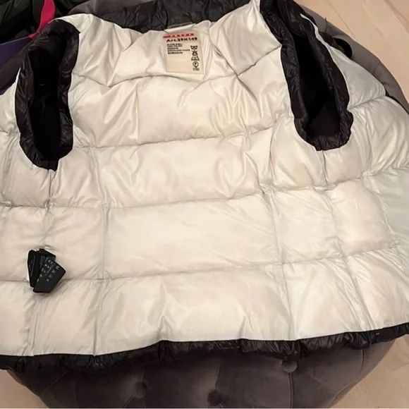 **GENUINE AUTHENTIC PRADA Down Vest** EUC - Picture 9 of 15